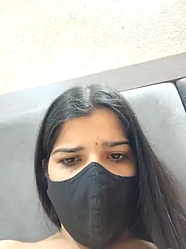 Snapshot of aaliya_bhattt chatting on 01/26/25, 11:39 aaliya bhattt online show from 01/26/25, 11:39