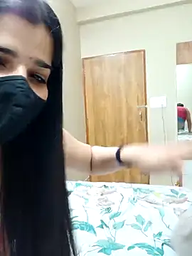 Snapshot of aaliya_bhattt chatting on 03/22/25, 10:17 aaliya bhattt online show from 03/22/25, 10:17