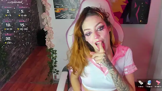 katt  black   online show from 10/15/25, 09:04