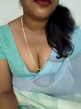Snapshot of Sexy_Ammu_Telugu chatting on 01/18/25, 04:04 Sexy Ammu Telugu online show from 01/18/25, 04:04