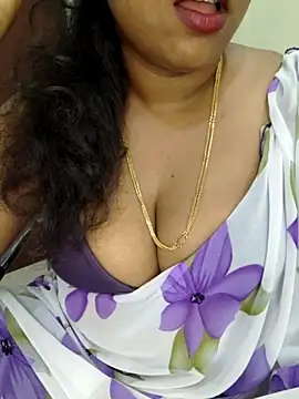 Snapshot of Sexy_Ammu_Telugu chatting on 10/13/25, 06:02 Sexy Ammu Telugu online show from 10/13/25, 06:02