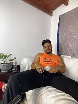 AndresSmith   online show from 06/20/26, 07:49