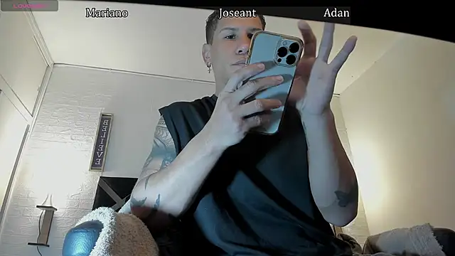 Snapshot of nakedfoam1 chatting on 11/10/25, 12:04 nakedfoam1 online show from 11/10/25, 12:04