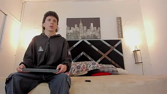 Snapshot of nakedfoam1 chatting on 11/19/25, 04:56 nakedfoam1 online show from 11/19/25, 04:56