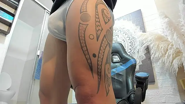 Snapshot of nakedfoam1 chatting on 02/13/26, 05:58 nakedfoam1 online show from 02/13/26, 05:58