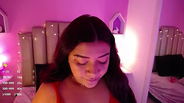 Snapshot of MeghanBurn chatting on 03/18/25, 12:36 MeghanBurn online show from 03/18/25, 12:36