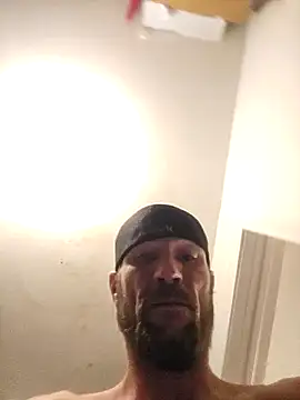 Snapshot of MrandMrsPooks chatting on 12/18/24, 10:51 MrandMrsPooks online show from 12/18/24, 10:51