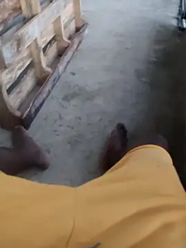 BeetledFlouter12 online show from 12/21/25, 11:01