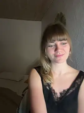 Snapshot of Milla__one chatting on 01/02/25, 07:18 Milla  one online show from 01/02/25, 07:18