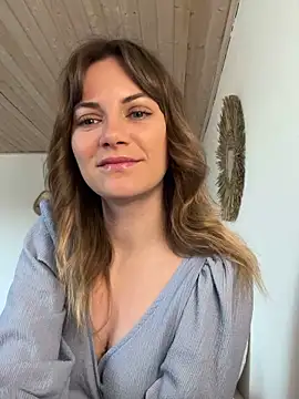 Snapshot of Milla__one chatting on 02/19/25, 08:12 Milla  one online show from 02/19/25, 08:12