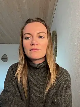 Snapshot of Milla__one chatting on 03/04/25, 04:30 Milla  one online show from 03/04/25, 04:30