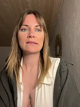 Snapshot of Milla__one chatting on 03/11/25, 05:13 Milla  one online show from 03/11/25, 05:13