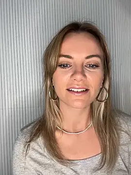 Snapshot of Milla__one chatting on 09/16/25, 06:47 Milla  one online show from 09/16/25, 06:47