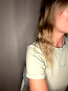 Snapshot of Milla__one chatting on 09/20/25, 08:21 Milla  one online show from 09/20/25, 08:21