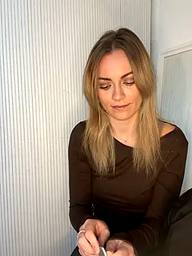 Milla  one online show from 12/01/25, 08:30