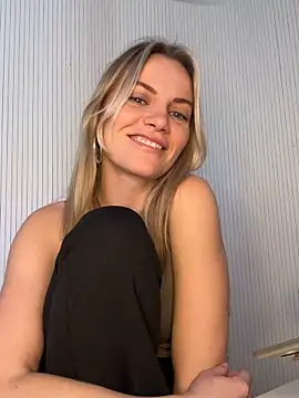 Snapshot of Milla__one chatting on 02/18/26, 02:35 Milla one online show from 02/18/26, 02:35