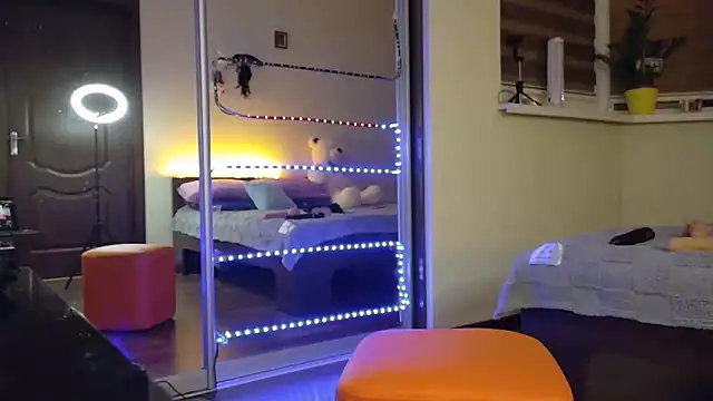 Denny Brenda online show from 02/12/25, 05:16