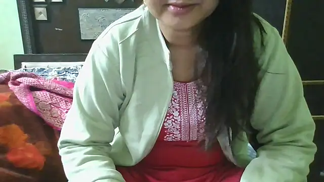 Snapshot of couplesuni chatting on 01/14/26, 06:30 couplesuni online show from 01/14/26, 06:30