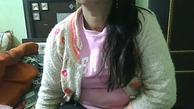 Snapshot of couplesuni chatting on 01/16/26, 10:19 couplesuni online show from 01/16/26, 10:19