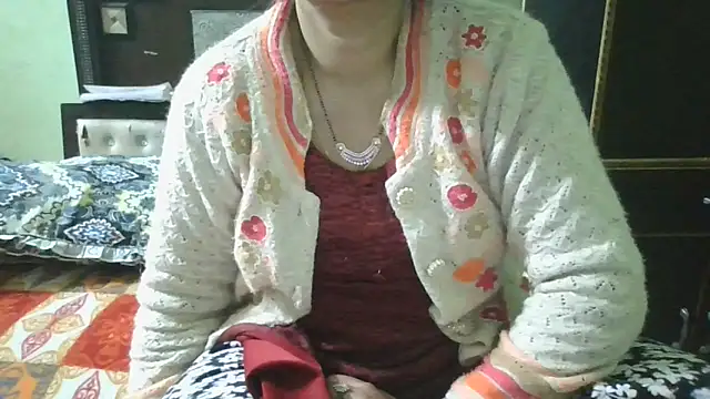 Snapshot of couplesuni chatting on 02/02/26, 03:27 couplesuni online show from 02/02/26, 03:27