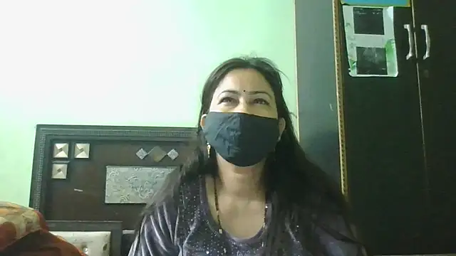 Snapshot of couplesuni chatting on 02/17/26, 03:47 couplesuni online show from 02/17/26, 03:47