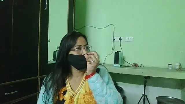 Snapshot of couplesuni chatting on 02/20/26, 04:53 couplesuni online show from 02/20/26, 04:53