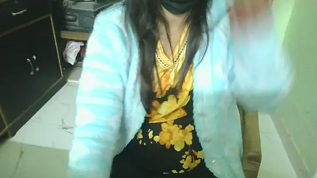 Snapshot of couplesuni chatting on 02/20/26, 06:26 couplesuni online show from 02/20/26, 06:26