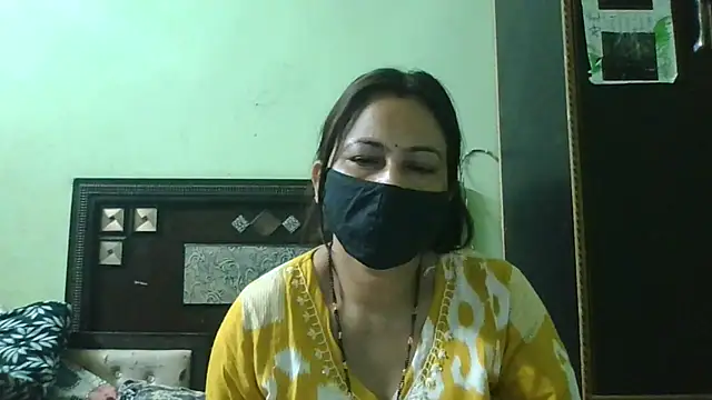 Snapshot of couplesuni chatting on 02/24/26, 11:30 couplesuni online show from 02/24/26, 11:30