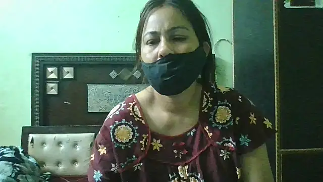 Snapshot of couplesuni chatting on 03/10/26, 10:53 couplesuni online show from 03/10/26, 10:53