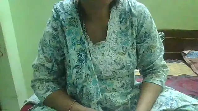 Snapshot of couplesuni chatting on 03/13/26, 09:27 couplesuni online show from 03/13/26, 09:27