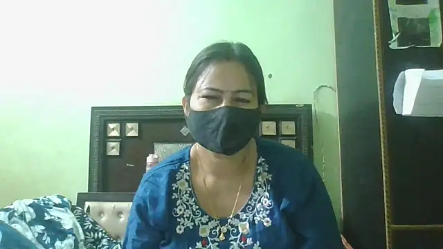 couplesuni online show from 05/01/26, 04:17