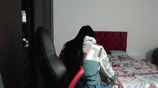 kayla k18 online show from 02/02/25, 08:41