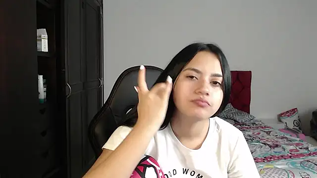 kayla k18 online show from 02/08/25, 09:25