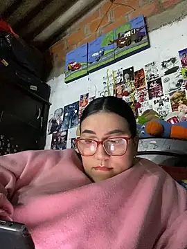 dafne19  online show from 10/25/25, 05:15