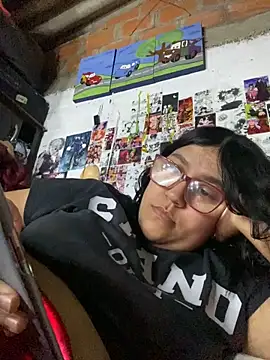 dafne19  online show from 11/25/25, 04:23