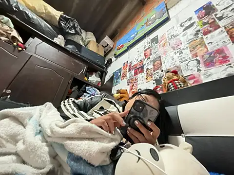 dafne19  online show from 04/26/26, 04:43
