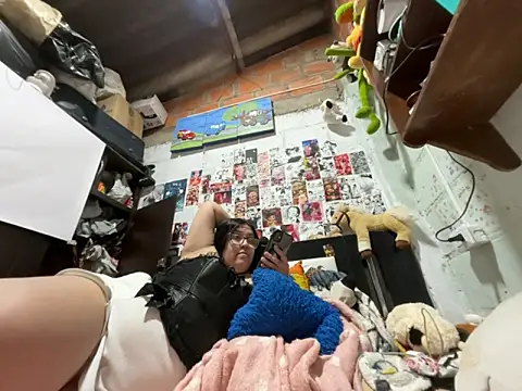dafne19  online show from 06/15/26, 03:09