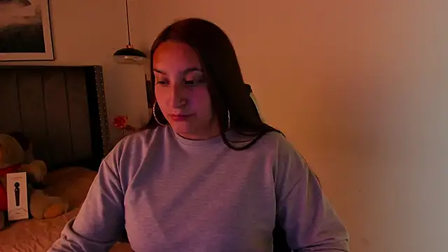 Alaia Cute online show from 12/24/24, 02:21