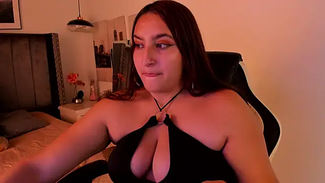 Alaia Cute online show from 12/29/24, 07:06