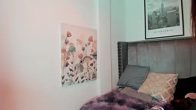 Alaia Cute online show from 10/15/25, 04:01