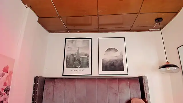 Alaia Cute online show from 11/05/25, 03:39