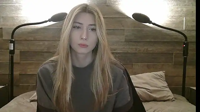 ErikaShyy online show from 12/03/25, 11:30