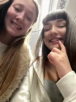 Snapshot of Sophie_Avory chatting on 03/05/25, 08:32 Sophie Avory online show from 03/05/25, 08:32