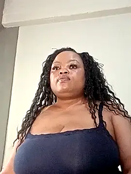 Snapshot of hugemelonsxxx chatting on 10/28/25, 10:30 hugemelonsxxx online show from 10/28/25, 10:30