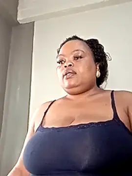 Snapshot of hugemelonsxxx chatting on 11/09/25, 10:35 hugemelonsxxx online show from 11/09/25, 10:35