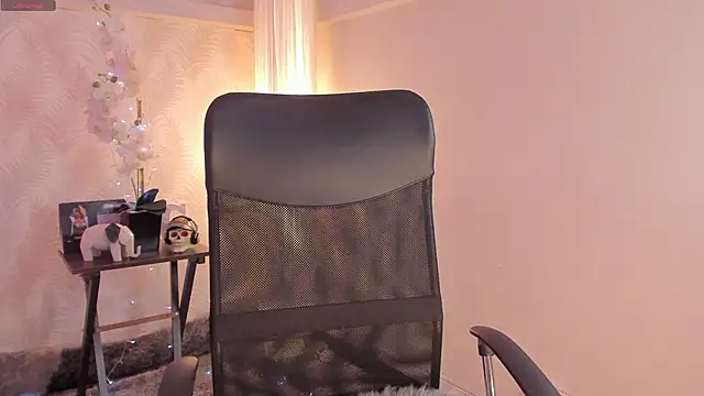 Snapshot of CyntiaAdams chatting on 02/07/25, 06:24 CyntiaAdams online show from 02/07/25, 06:24