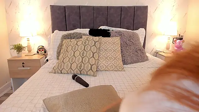 Snapshot of CyntiaAdams chatting on 09/09/25, 02:16 CyntiaAdams online show from 09/09/25, 02:16