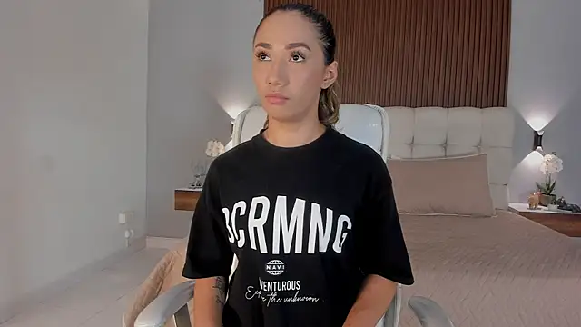 Snapshot of Emma23__ chatting on 01/09/26, 06:27 Emma23 online show from 01/09/26, 06:27