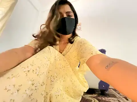 Snapshot of MaYaa__11 chatting on 12/05/24, 02:53 MaYaa 11 online show from 12/05/24, 02:53