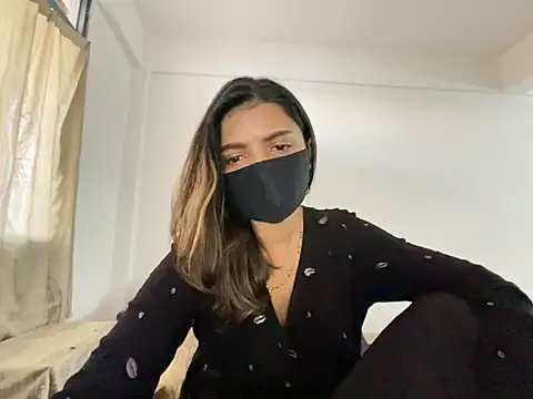 Snapshot of MaYaa__11 chatting on 12/17/24, 11:17 MaYaa 11 online show from 12/17/24, 11:17